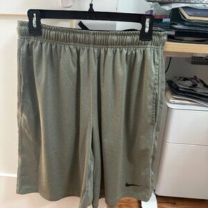 Nike Men's Gray Athletic Shorts Size Medium